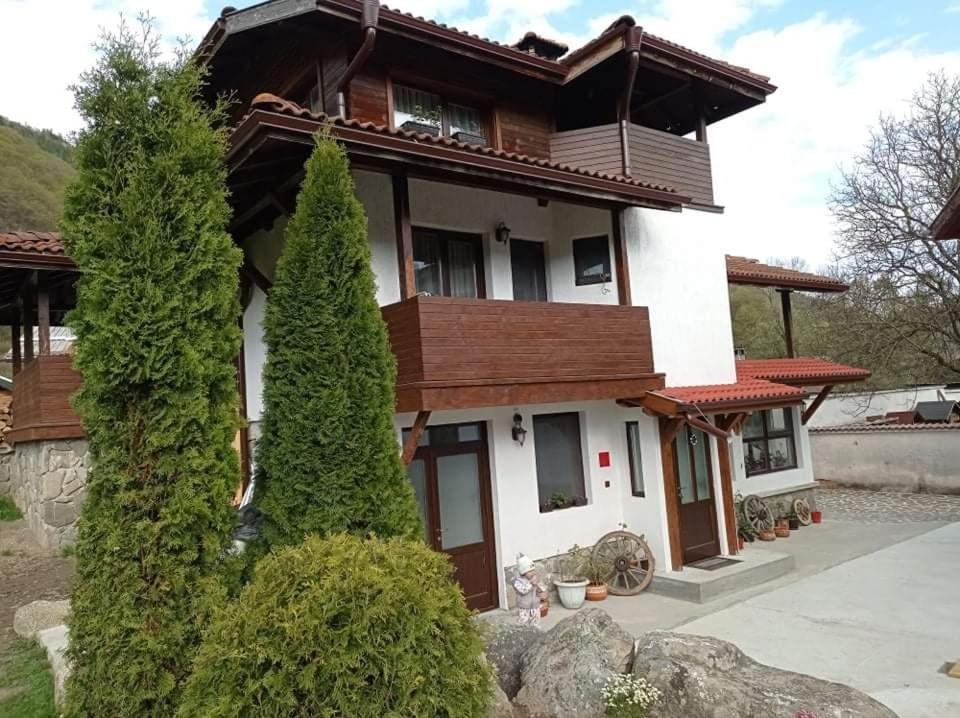 Къща За Гости Джонсън Ribarica Exterior photo